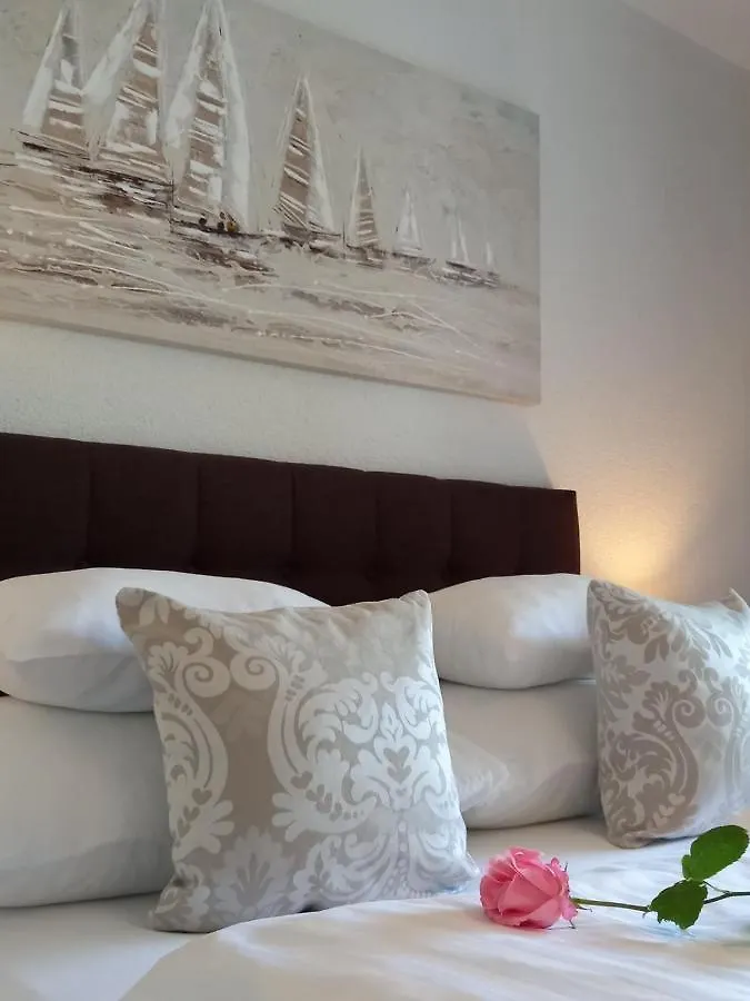 Guest House Garfild 2 Novi Vinodolski
