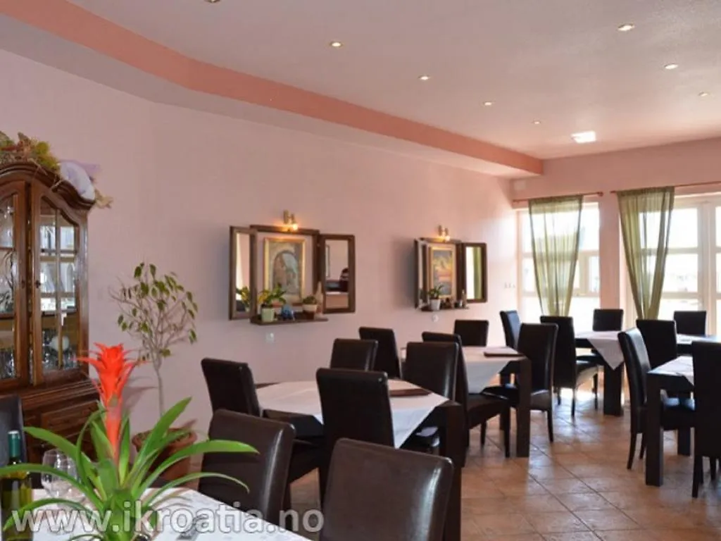 Guest House Garfild 2 Novi Vinodolski