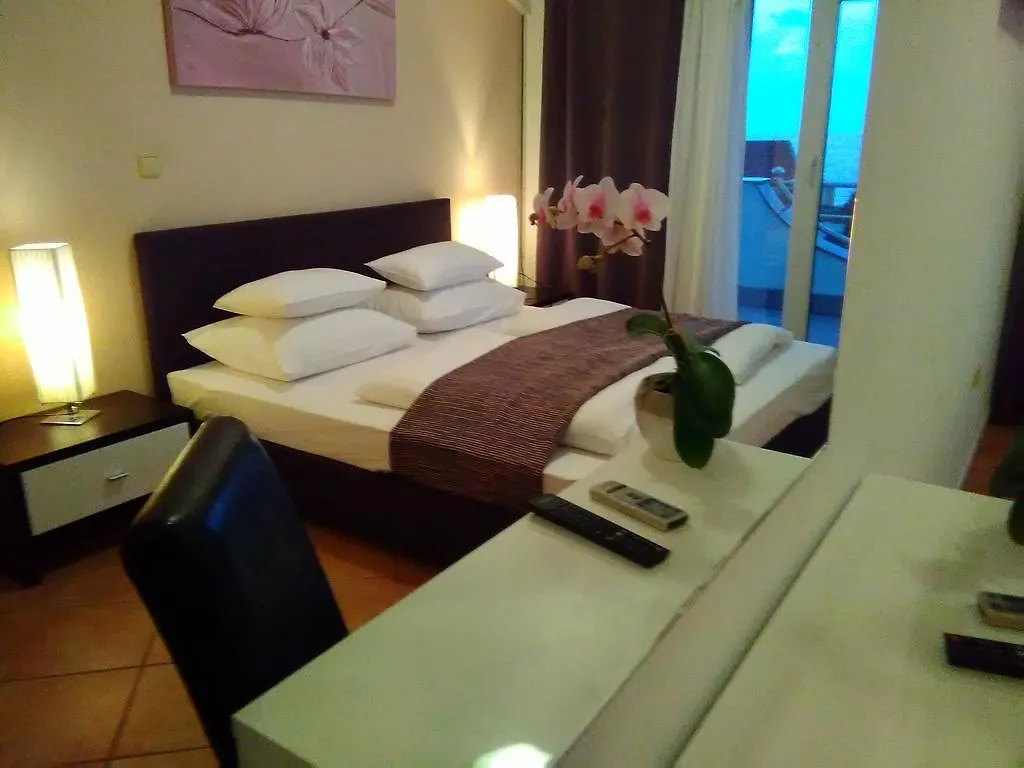Guest House Garfild 2 Novi Vinodolski